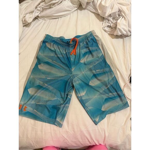 Under Armour boys sports shorts size YXL - Picture 1 of 2